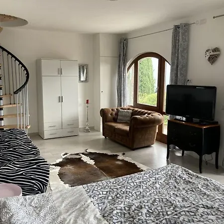 Ethe Comfortable Hotel 4*